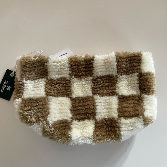 NWT Urban Outfitters Checkerboard Tufted Planter Cover - Picture 4 of 11